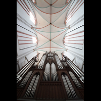 Schwerin, Dom St. Maria und St. Johannes, Blick vom Spieltisch ber den Orgelprospekt ins Gewlbe