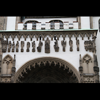 Augsburg, Dom St. Maria, Figuren ber dem Sdportal