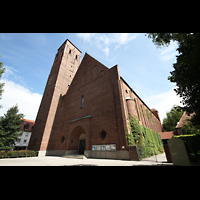 Augsburg, St. Elisabeth, Fassade