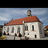 Weilheim i.OB., Stadtpfarrkirche Mari Himmelfahrt, Auenansicht vom Kirchplatz aus