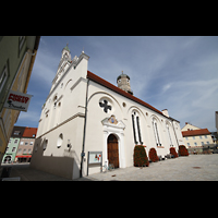 Weilheim i.OB., Stadtpfarrkirche Mari Himmelfahrt, Fassade und Seitenansicht