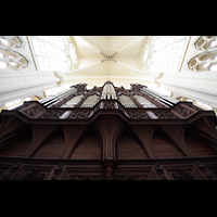 Chalons-en-Champagne, Cathdrale Saint-Etienne, Blick vom Spieltisch nach oben und zur Orgel