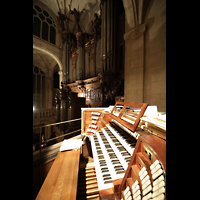 Paris, Saint-Etienne-du-Mont, Spieltisch und Orgel