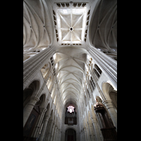 Laon, Cathdrale, Blick in die Vierung, ins Gewlbe und zur Orgel