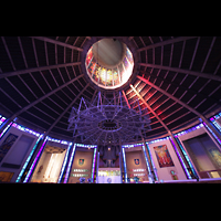 Liverpool, Metropolitan Cathedral of Christ the King, Innenraum, Deckenkonstruktion und Dornenkrone