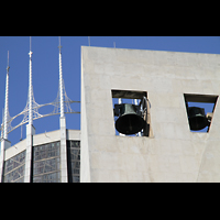 Liverpool, Metropolitan Cathedral of Christ the King, Glocken