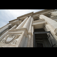 Roma (Rom), Basilica di San Giovanni in Laterano, Sulen und Eingangsbereich perspektivisch