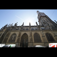 Bern, Mnster St. Vinzenz, Seitenansicht mit Turm