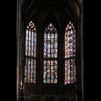 Bern, Mnster St. Vinzenz, Bunte Glasfenster im Chor