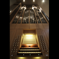 Luzern, Lukaskirche, Orgel mit Spieltisch