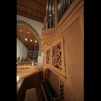 Aarau, Stadtkirche, Blick vom Spieltisch der Chororgel zur Hauptorgel