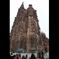 Strasbourg (Straburg), Cathdrale Notre-Dame, Gesamtansicht von Sdwesten / Place de la Cathdrale