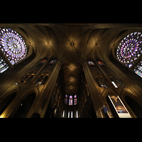 Paris, Cathdrale Notre-Dame, Querhaus mit groen Fensterrosetten