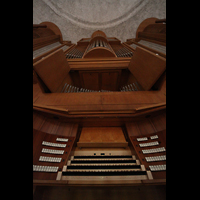 Dresden, Kreuzkirche, Spieltisch mit Orgel