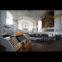 Hamburg, Hauptkirche St. Michaelis ('Michel'), Zentralspieltisch, C.P.E.-Bach-Orgel und Hauptorgel