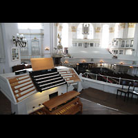 Hamburg, St. Michaelis ('Michel'), Zentralspieltisch mit Blick in die Kirche