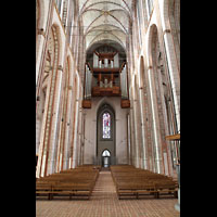 Lbeck, St. Marien, Innenraum in Richtung Orgel