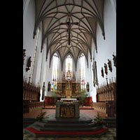 Kaufbeuren, Stadtpfarrkirche St. Martin, Chorraum mit Hochaltar