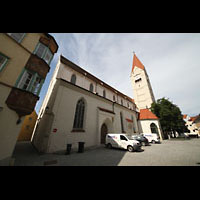 Kaufbeuren, Stadtpfarrkirche St. Martin, Blick vom Kirchhof auf St. Martin