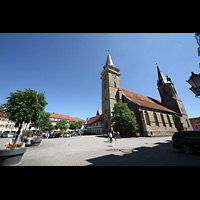 hringen, Stiftskirche, Gesamtansicht mit Marktplatz