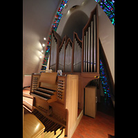 Kpavogur, Kpavogskirkja, Orgel mit Spieltisch