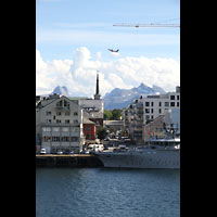 Bod, Domkirke, Domkirke vom Hafen / von der Hurtigruten aus gesehen