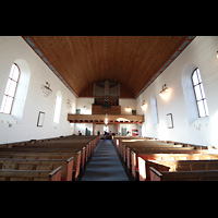 Svolvr, Kirke, Innenraum in Richtung Orgel