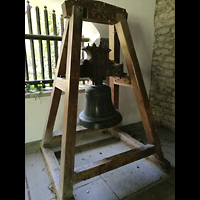 Schaffhausen, Mnster (ehem. Kloster zu Allerheiligen), Glocke im Kreuzgang