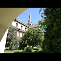 Schaffhausen, Mnster (ehem. Kloster zu Allerheiligen), Blick durch den Kreuzgang zum Querhaus und Turm