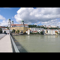 Passau, Dom St. Stephan, Blick von der Marienbrckezum Dom
