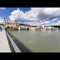 Passau, Dom St. Stephan, Blick von der Marienbrckezum auf die Passauer Altstadt mit Dom