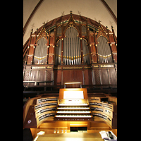 Berlin, Auenkirche, Alter Spieltisch (vor 2022) und Orgel