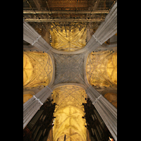 Sevilla, Catedral, Vierung mit Orgeln und Blick in die Bveda de estrella