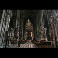 Wien (Vienna), Stephansdom, Innenraum / Hauptschiff in Richtung Chor