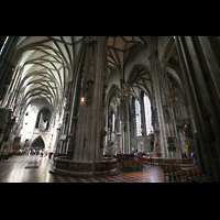 Wien (Vienna), Stephansdom, Blick ins Querhaus nach hinten