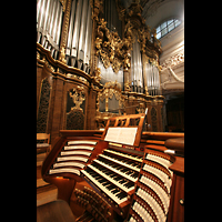 Passau, Dom St. Stephan, Hauptspieltisch mit Hauptorgel