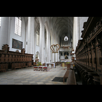 Ingolstadt, Liebfrauenmnster, Chorgesthl und Blick zur groen Orgel