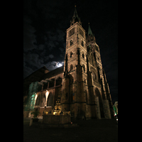Nrnberg (Nuremberg), St. Lorenz, Seitenansicht bei Nacht