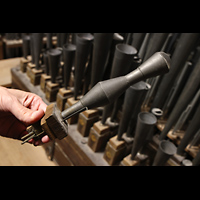 Alkmaar, Sint Laurenskerk, Eine Pfeife der Fiool di Gamba 8 im Hauptwerk