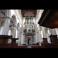 Amsterdam, Nieuwe Kerk, Hauptschiff in Richtung Orgel mit geschlossenen Flgeltren