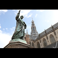 Haarlem, Sint Bavokerk, Statue von Laurens Janszoon Coster auf dem Grote Markt