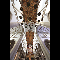 Haarlem, Sint Bavokerk, Blick von der Vierung ins Gewlbe und zur Hauptorgel