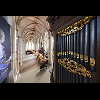 Zwolle, Grote of Sint Michaelskerk, Blick von der Orgelempore entlang der Pfeifen des Rckpositivs in die Kirche