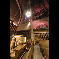 Los Angeles, First Congregational Church, Spieltisch und South Chancel Organ, unten die Pfeifen des Italienischen Werkes