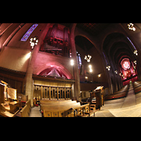 Los Angeles, First Congregational Church, Spieltisch, South Chancel Organ mit Blick ins Langhaus und zur West Gallery Organ
