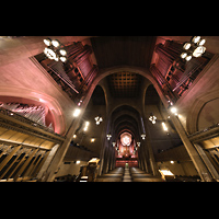 Los Angeles, First Congregational Church, Blick vom Chor auf die Chancel Organs und zur Hauptorgel (West Gallery)