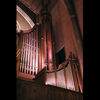 Los Angeles, First Congregational Church, Seitenansicht auf Rckpositiv und Pedalturm der Hauptorgel