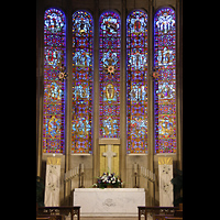 Los Angeles, Westwood United Methodist Church, Chorraum mit Buntglasfenstern