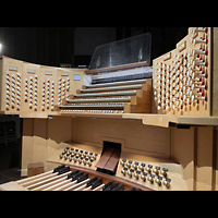 Paris, Cath�drale Notre-Dame, Neuer Spieltisch seit 2012 seitlich